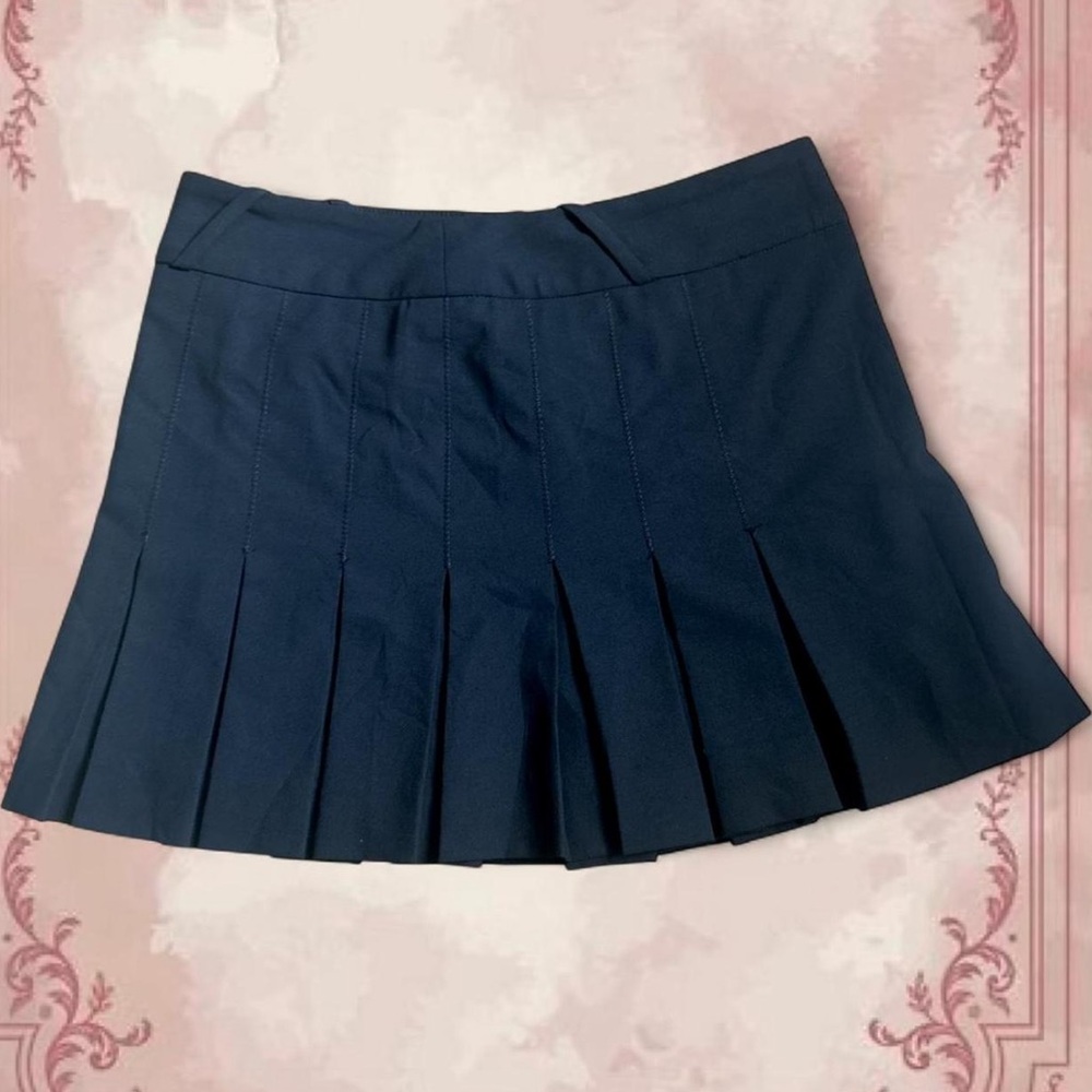 ⭐️RARE⭐️Authentic Vintage Y2K Bebe Black Pleated Mini Skirt
